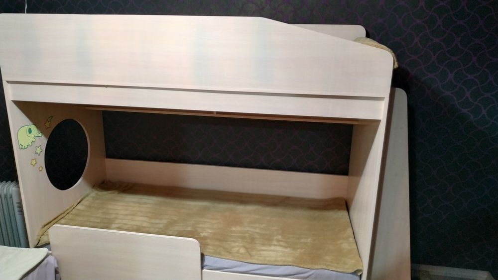Двухярусный детский кровать