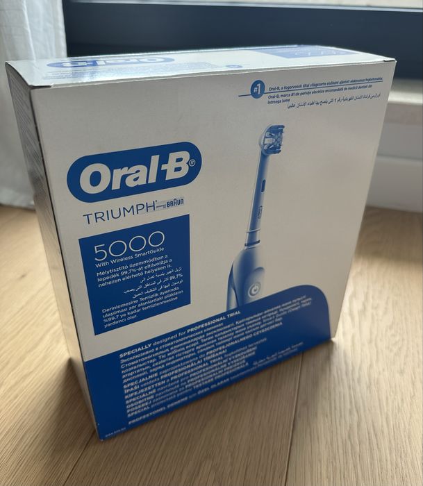 Periuta de dinti electrica Oral-B Braun Triumph 5000 + 5 rezerve capete