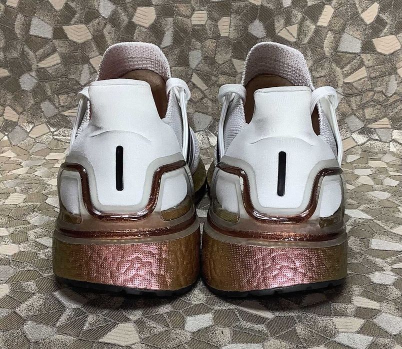 Оригинални Дамски Маратонки *ADIDAS ULTRABOOST 20  * EU38 2/3 и 39 1/3