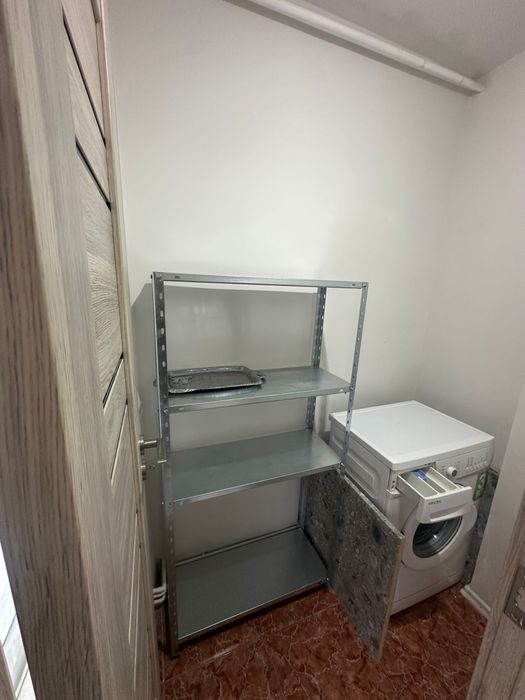 Inchiriez apartament cu 2 camere !!