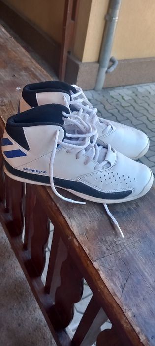 Adidasi baieti nr 37