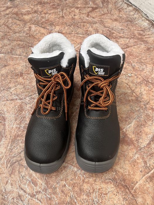 Продам Спецобувь