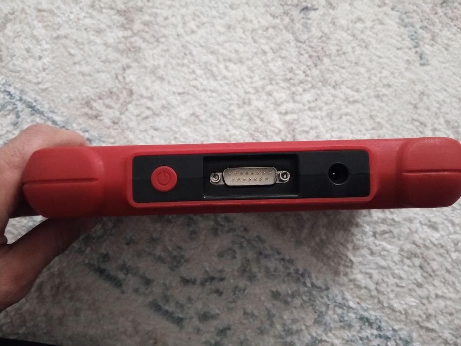 Авто сканер launch