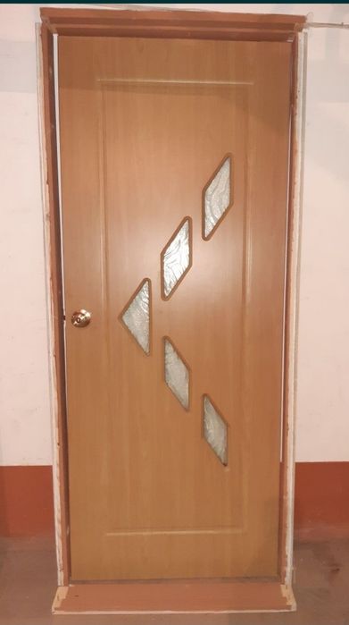 двери деревянные ,межкомнатные