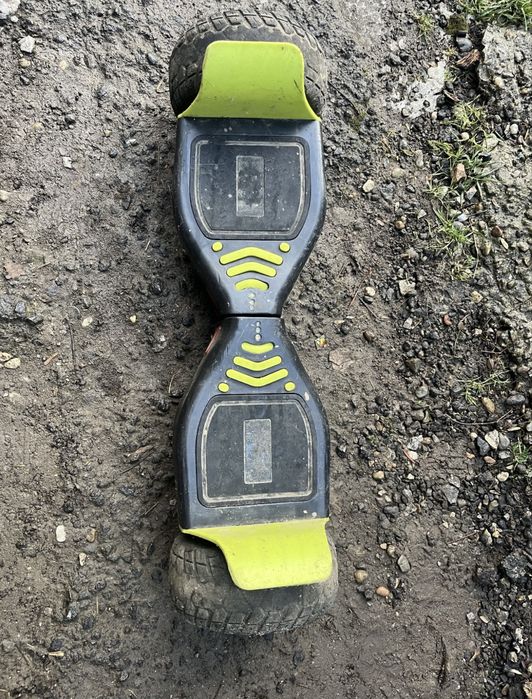 Vând hoverboard la un pret foarte bun.