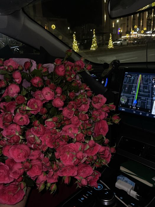 букет цветов кустовые розы