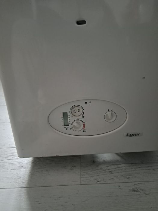 Vând centrala si mașina de spălat