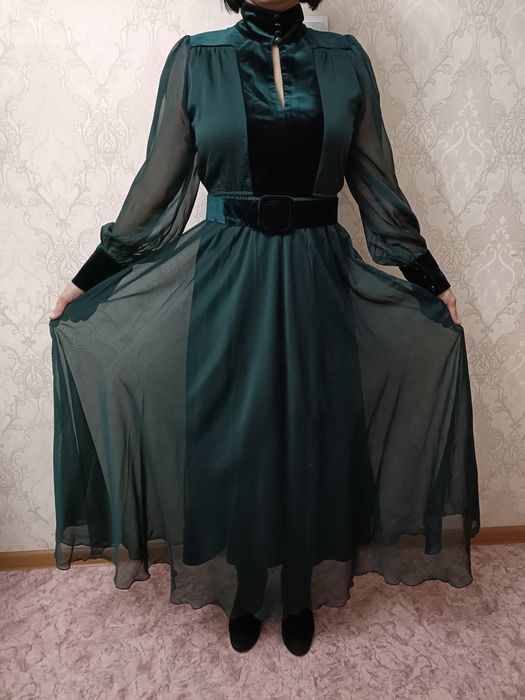 Изысканное платье размер 42-44