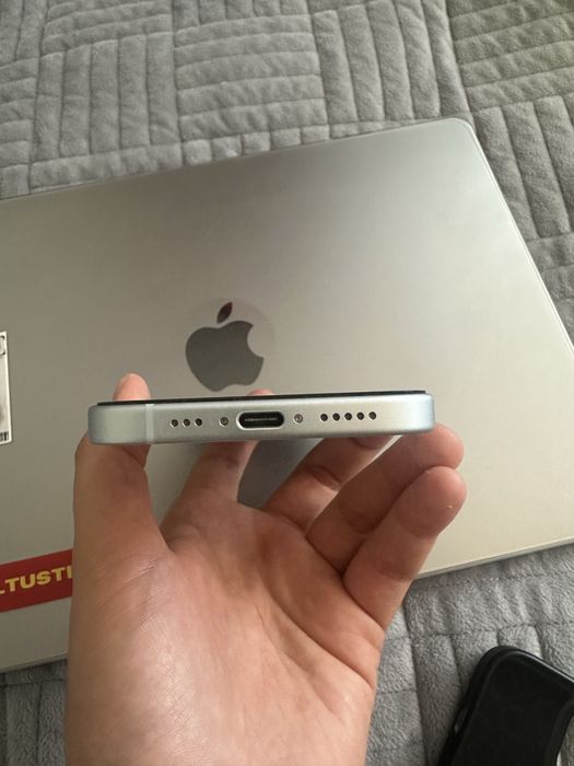 iPhone 15 на 128 гб в ИДЕАЛЕ