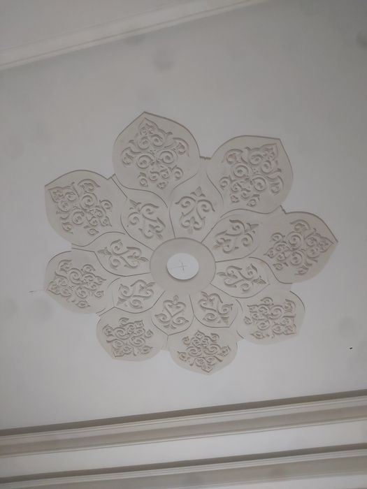 Гипсовый лепнина