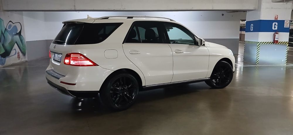 MERCEDES ML 250, 2,2 diesel, an 2015,EURO 6, Packet AMG, 4 MATIC 4x4, Alb Perla, Ingrijit, Acte Zi