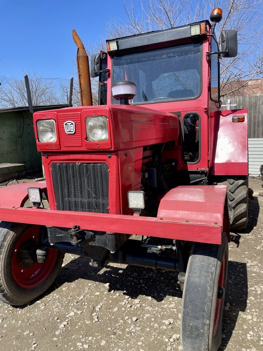 Tractor Universal U650 + plug pp4