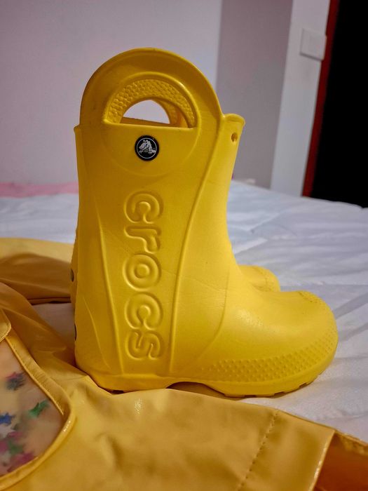 Set ploaie varsta 5 ani, Zara si Crocs
