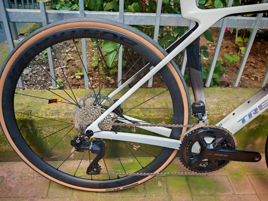 Bicicleta cursiera carbon Trek Madone SL6 Gen 8 Di2 12V M/54 noua!