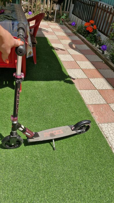 Продам самокат. . .