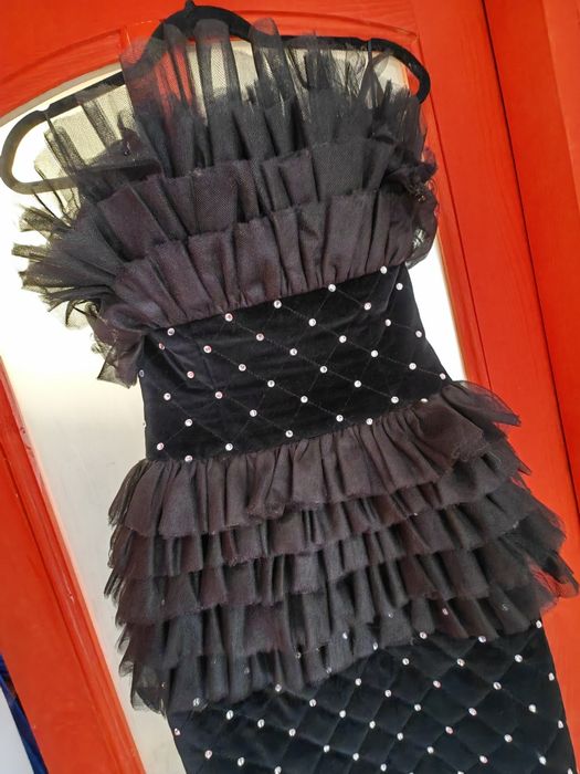 Rochie deosebita catifea și cristale