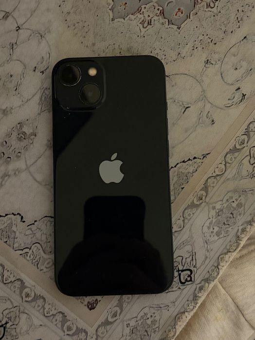 Продавам iPhone 13