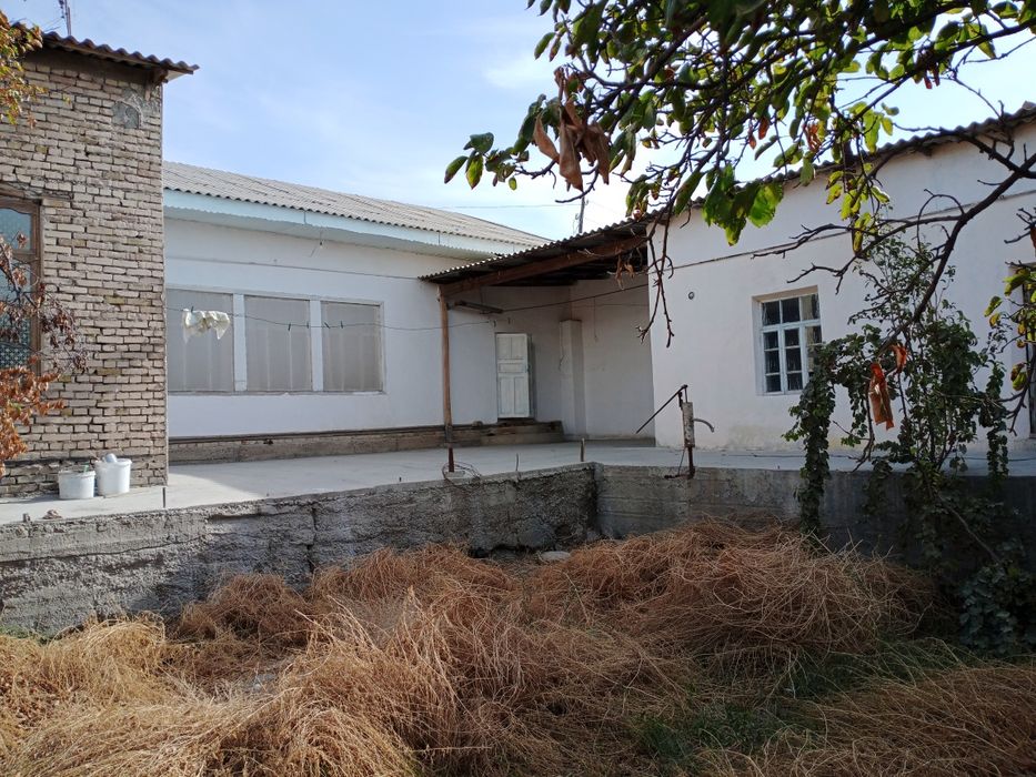 Барча кулайликларга эга ховли сотилади.Газ свет водопровод ВФ мавжуд.