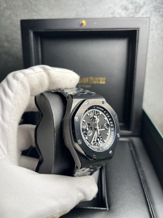 Часовник Audemars Piguet НАМАЛЕН!