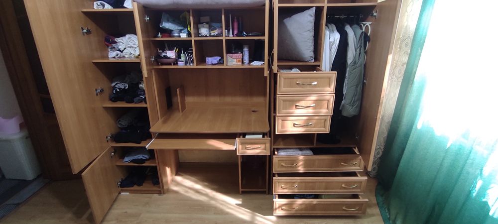 Продам стенку со шкафом