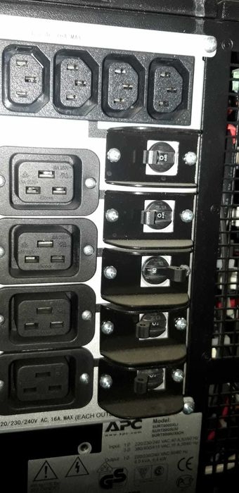 Smart UPS 8000VA APC SURT8000XLI