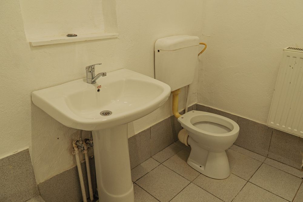 Cazare muncitori / angajați – 8 locuri – Băneasa DN1 – casă renovată