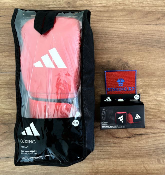 Перчатки ADIDAS IBA Approved, для бокса.
