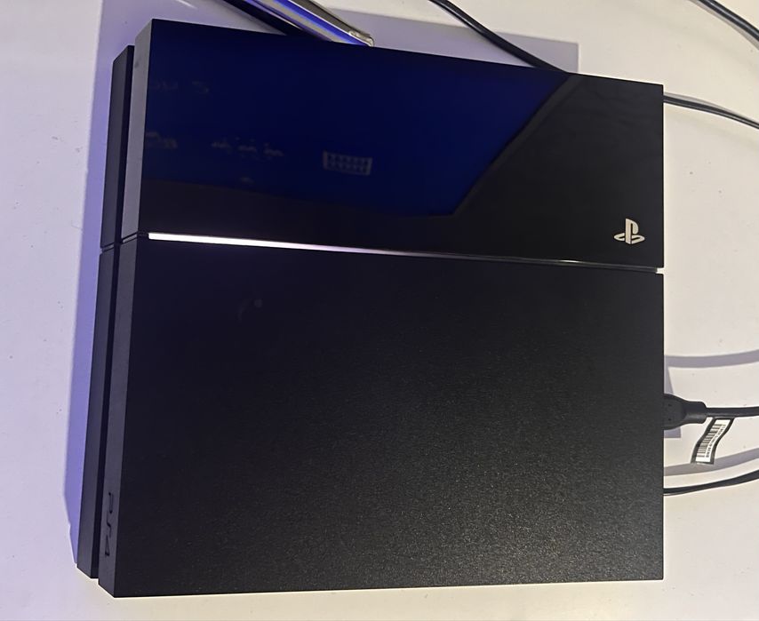 Ps4 в + игра в подарок