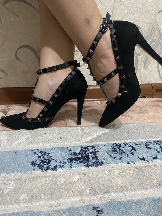 каблук черный классический