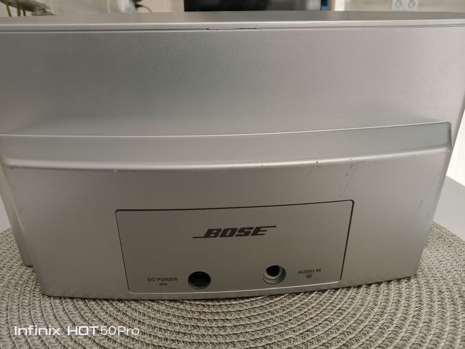 Bose sound dock boxa