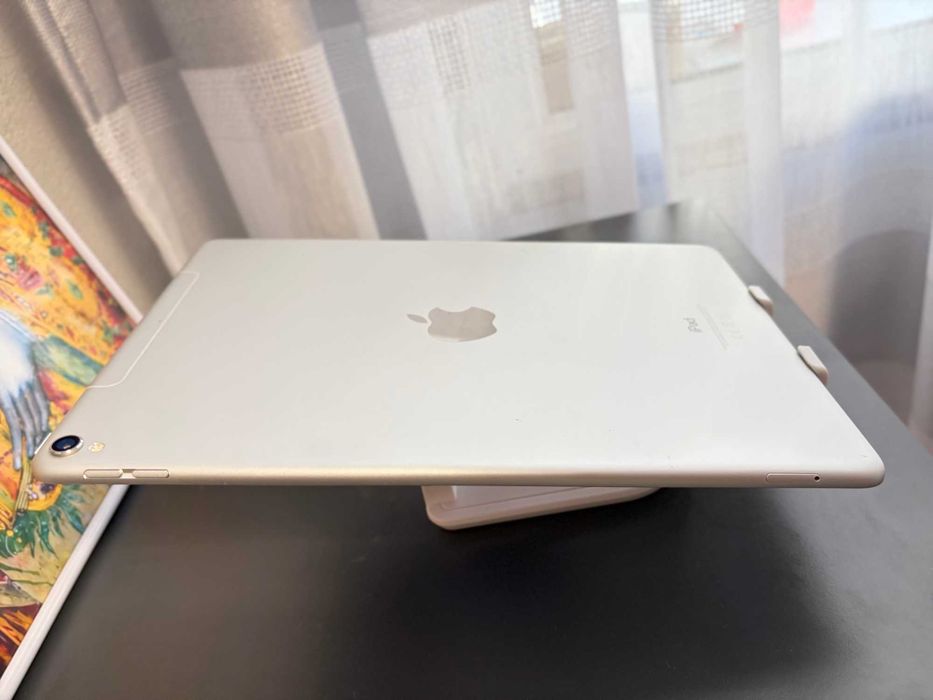 Apple iPad Pro 1gen A1709 10.5' 64GB WiFi + Cellular / Silver [4GB RAM]