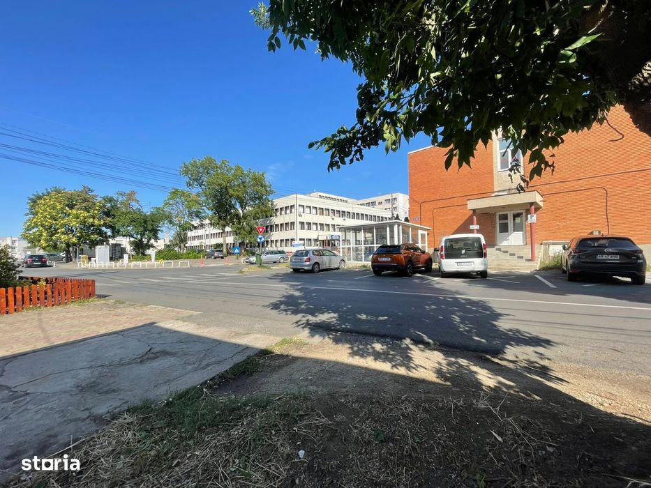 Vand casa caramida,str.Oituz,vis a vis de Salvare si Spital