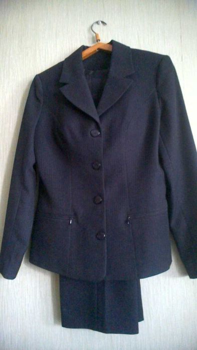 Костюм женский классический с брюками. Натуральная шерсть!