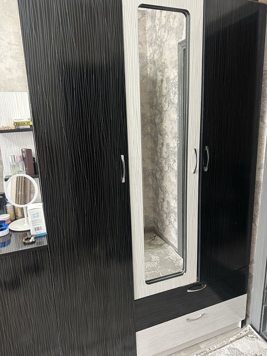 Продам спальный гарнитур