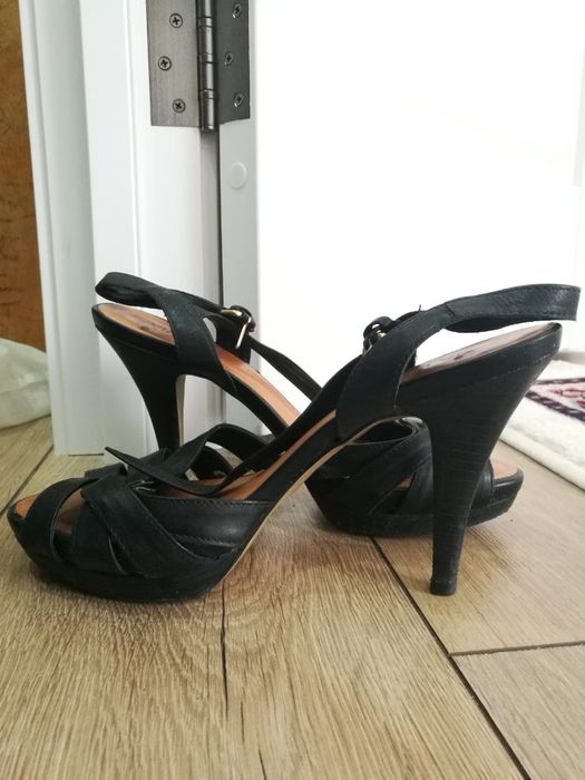 Красивая женская обувь