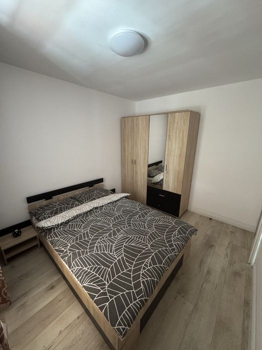 Închiriez apartament 2 camere, zona Decebal