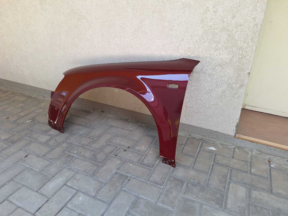 Aripa Fata Stanga Audi A4 B6 An 2000-2004 Vopsita Rosu