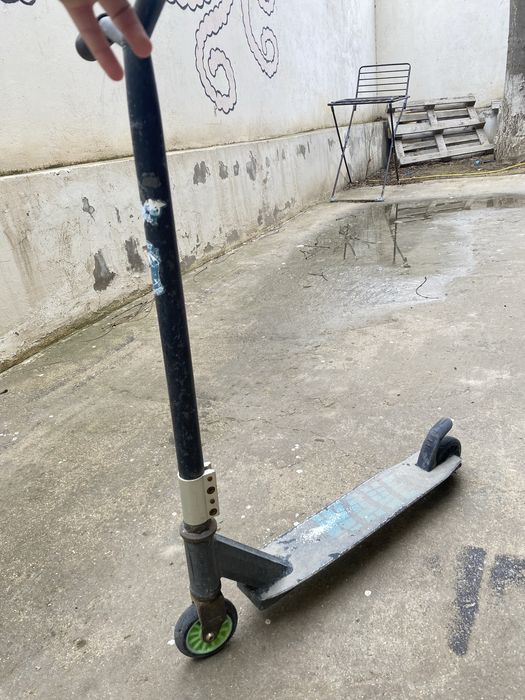 Продаетсы самокат в хорошем состояний