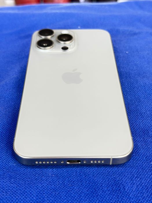 Iphone  15 max pro energy 90%