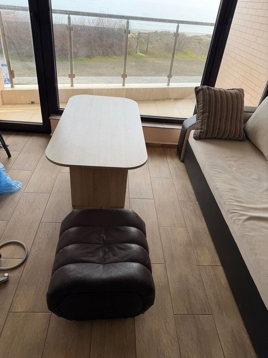 Диван кожен триместен разтегателен - 100€