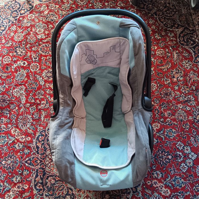 Столче за кола за новородено