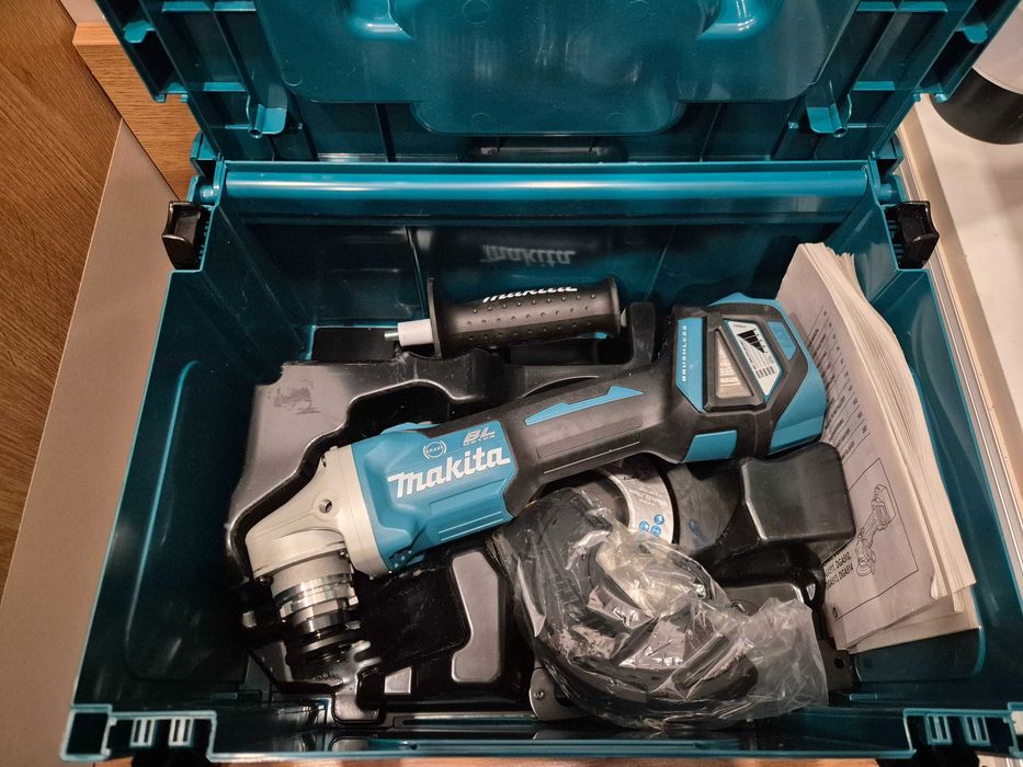 Акумулаторен безчетков ъглошлайф флек Макита Makita DGA513 с макпак 3 Makpac 3 (чисто нов)