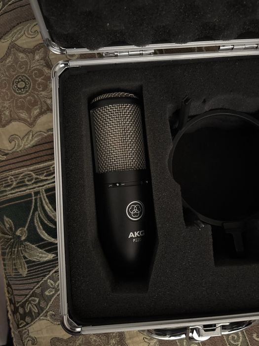 микрофон akg p220