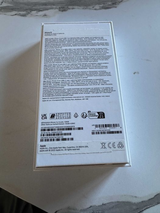 Продавам IPhone 14