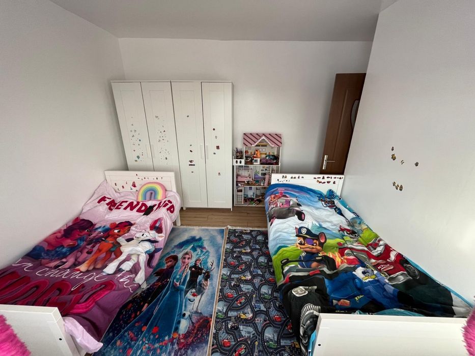 Vand pat extensibil cu saltea inclusa