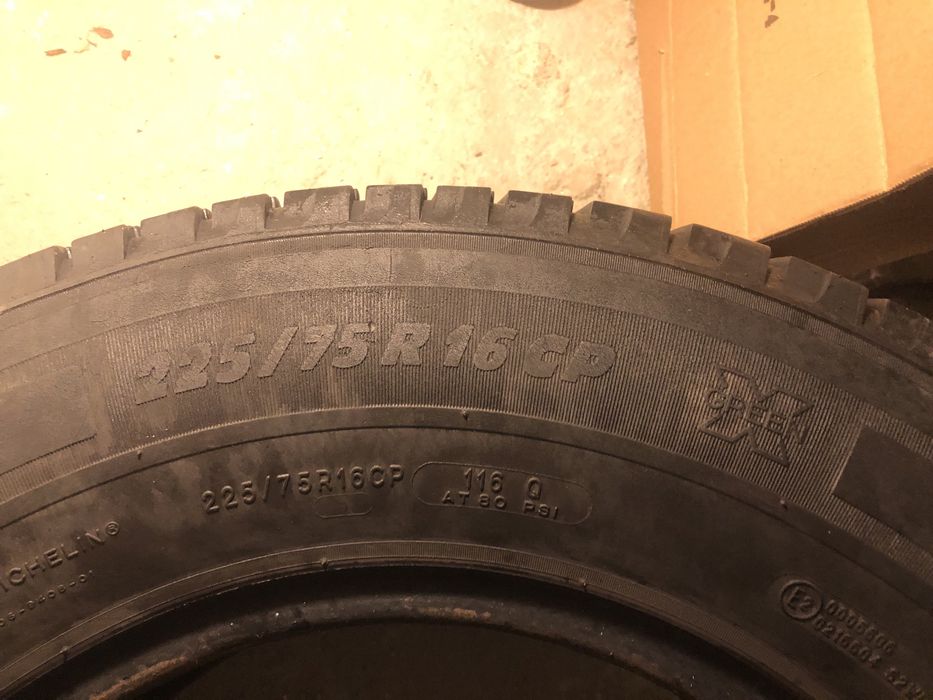 Гуми Michelin Agilis Camping 225 75 16CP всесезонни