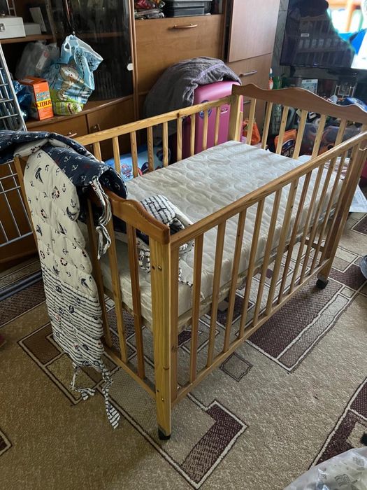 Манеж детский с матрасом и бортиком