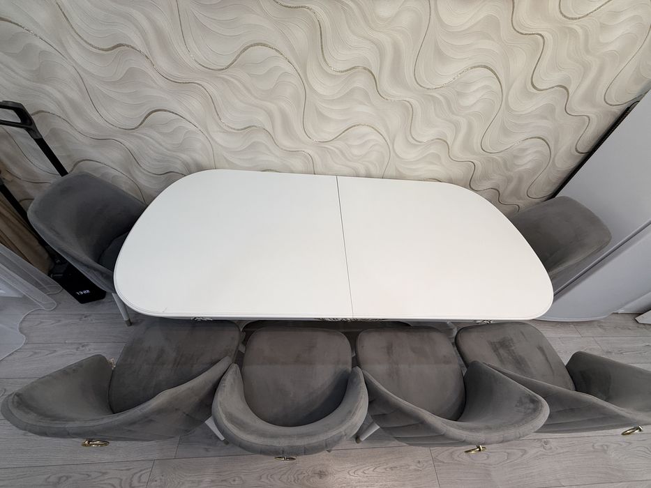 Комплект мягкий стол и стулья