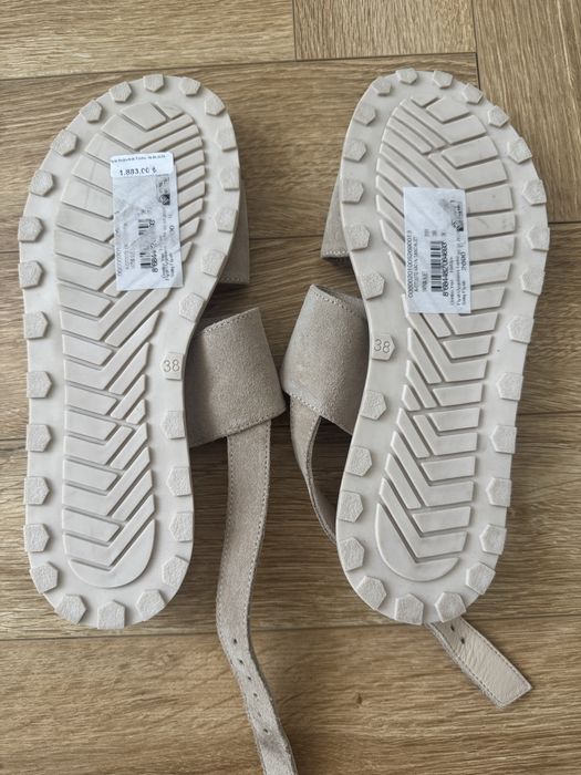 Продам сандали.