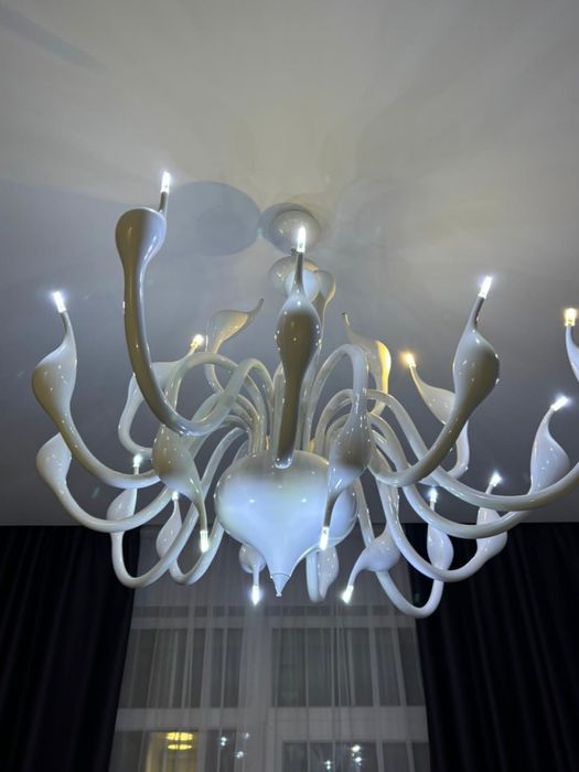 Продам люстру диаметр 80